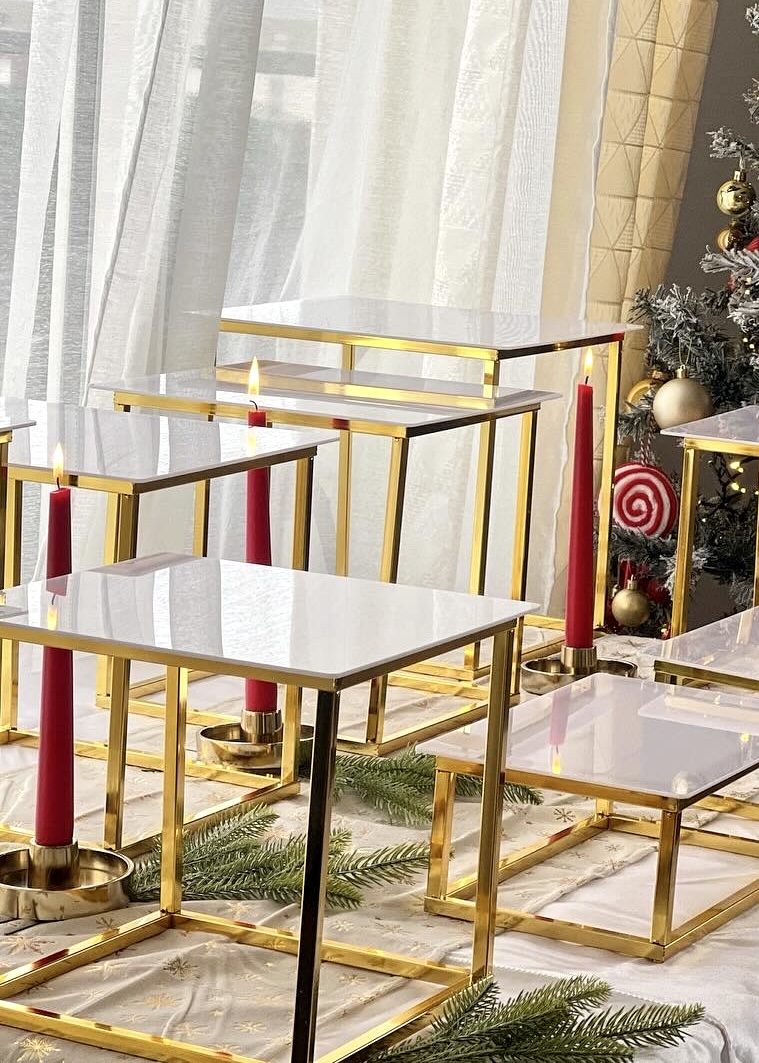 Présentoirs de buffet Doré en location à Toulouse